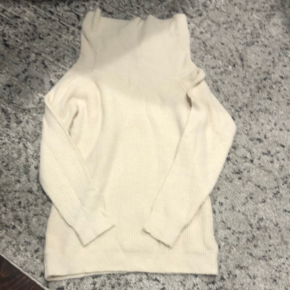 Turtle neck sweater